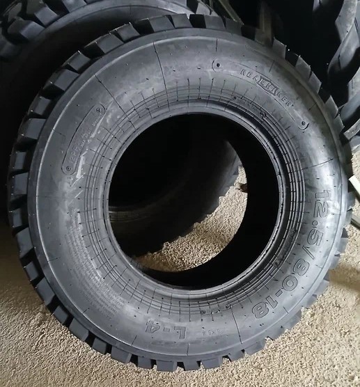 Пневматическая шина Roadhiker 12.5/80-18 12PR TL L-4 SKS4 142 A6