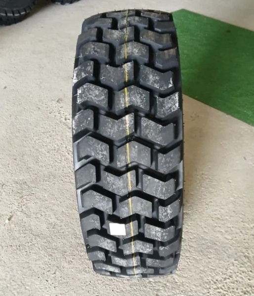 Пневматическая шина Roadhiker 12.5/80-18 12PR TL L-4 SKS4 142 A6