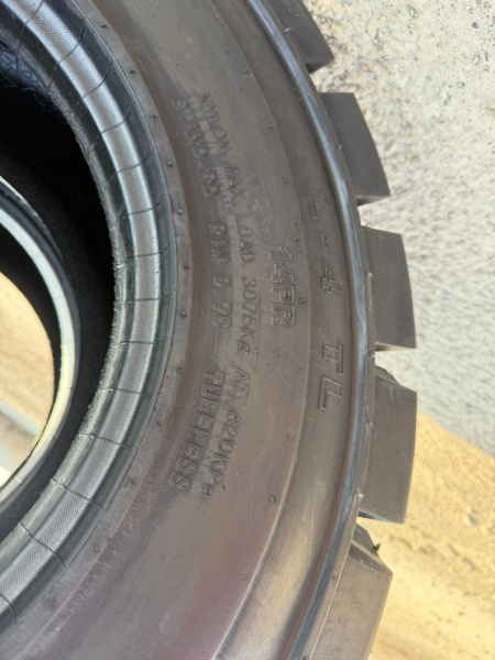 Пневматическая шина Roadhiker 12-16.5 14PR TL SKS204 HULK