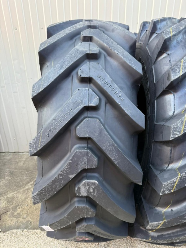 Пневматическая шина Roadhiker 440/80R24 (16.9R24) TL AGRO-INDPRO100 161A8/161B Steel Belted