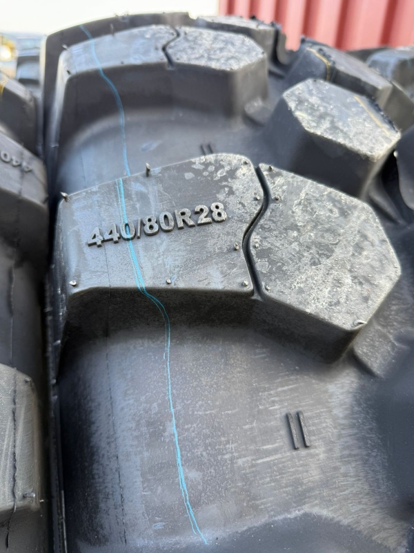 Пневматическая шина Roadhiker 44080R28(16.9R28) TL R-4 MULTIPRO100 156A8/156B