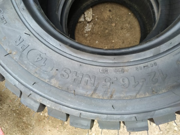 Пневматическая шина 12-16.5 / PR14 Starmaxx SM-135 147 A3 TL