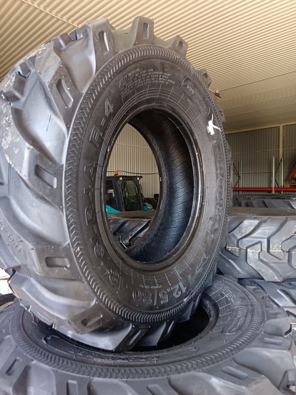 Пневматическая шина Roadhiker 12.5 80-18 14PR TL R-4 SLR4A