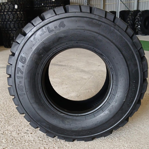 Пнeвмaтичecкaя шина Roadhiker 14-17.5 14РR ТL L-4 SKS4 155 A2