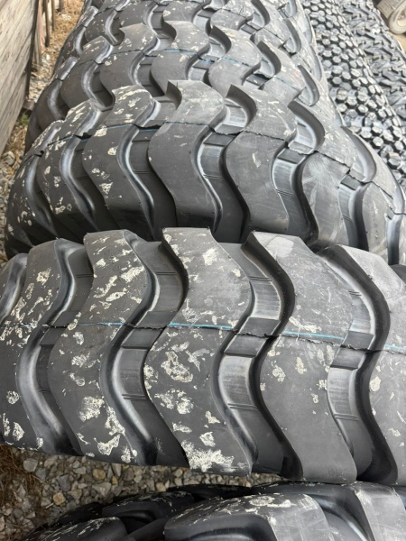 Шинокомплект ROADHIKER 17.5-25 20PR TTF E-3/L-3 W-1